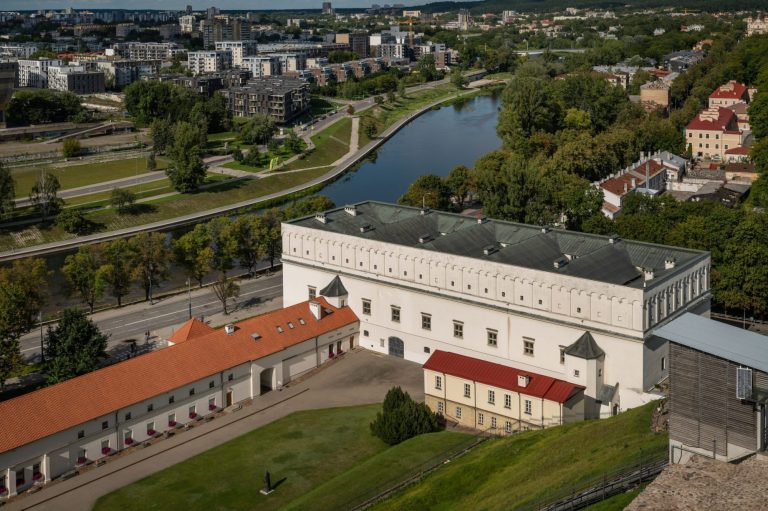 Dėmesio! 2026 m. gegužės 30 d., šeštadienį, Taikomosios dailės ir dizaino muziejus nedirbs dėl muziejaus patalpose vykstančio oficialaus tarptautinio renginio