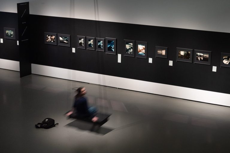 Paskutinė proga aplankyti Virgilijaus Šontos retrospektyvą Nacionalinėje dailės galerijoje